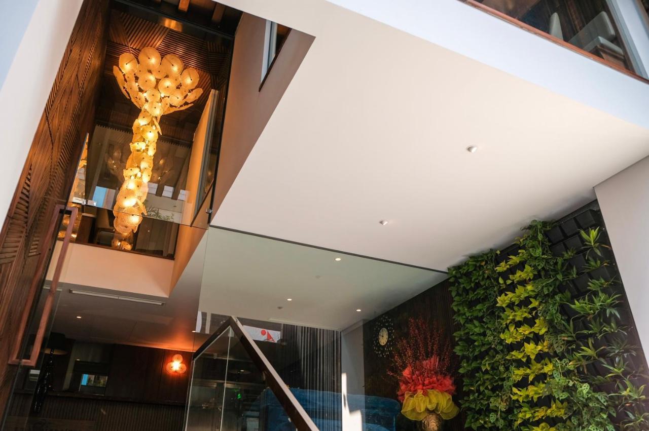 Signature Boutique Hotel Хошимин Экстерьер фото