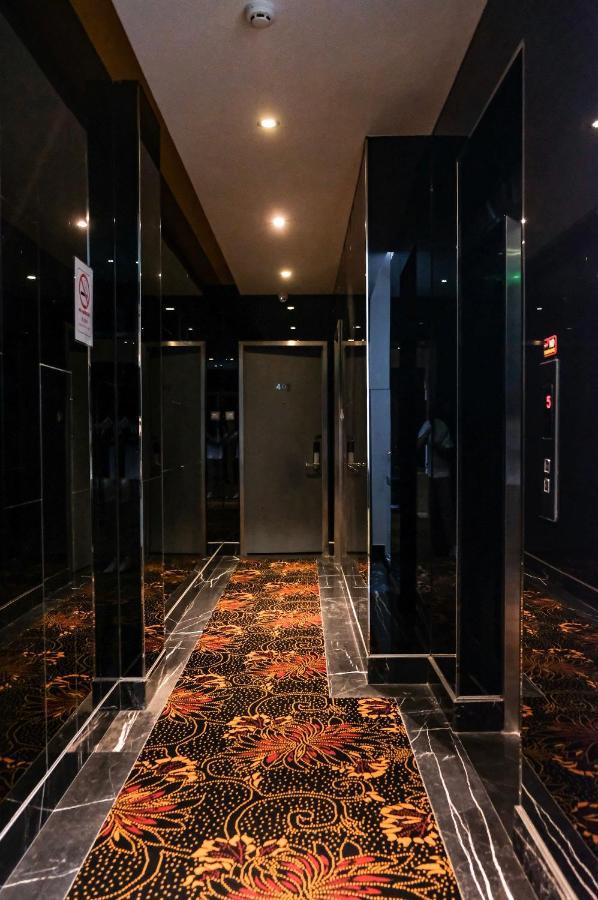 Signature Boutique Hotel Хошимин Экстерьер фото