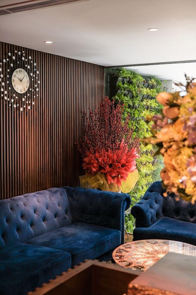 Signature Boutique Hotel Хошимин Экстерьер фото