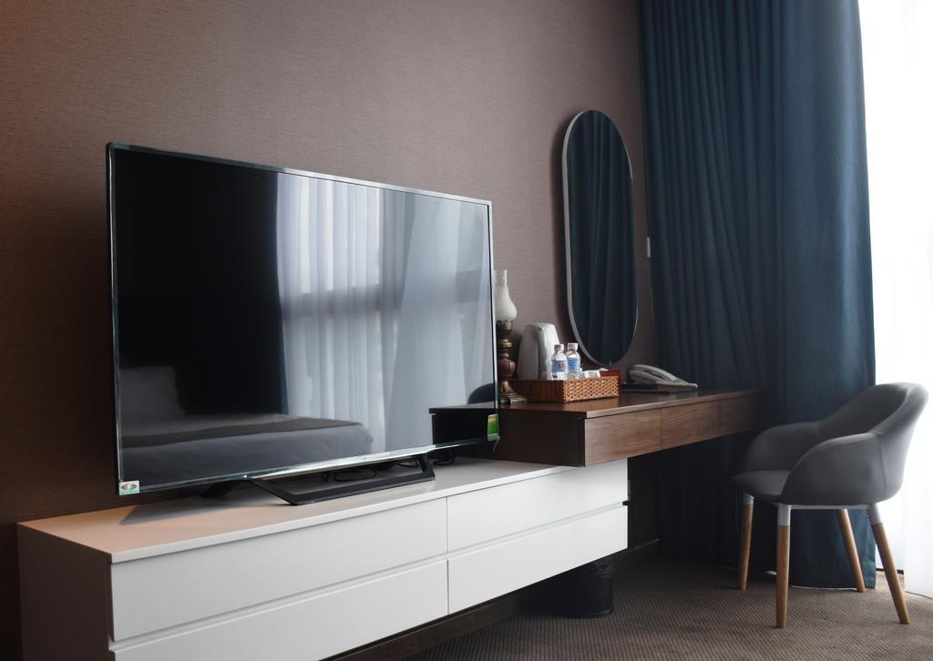 Signature Boutique Hotel Хошимин Экстерьер фото