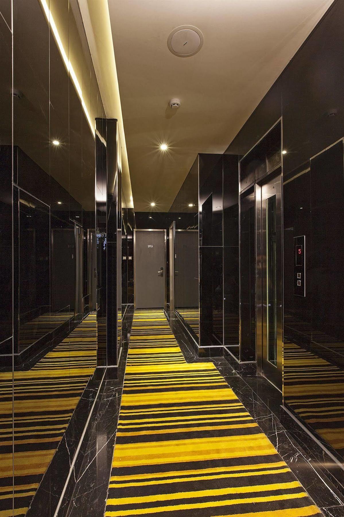 Signature Boutique Hotel Хошимин Экстерьер фото